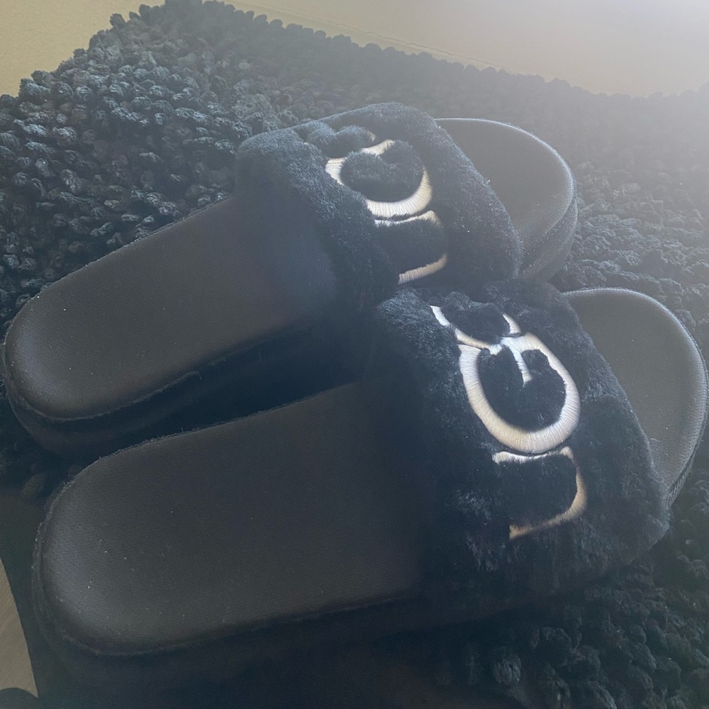 Laton UGG Fur Slides